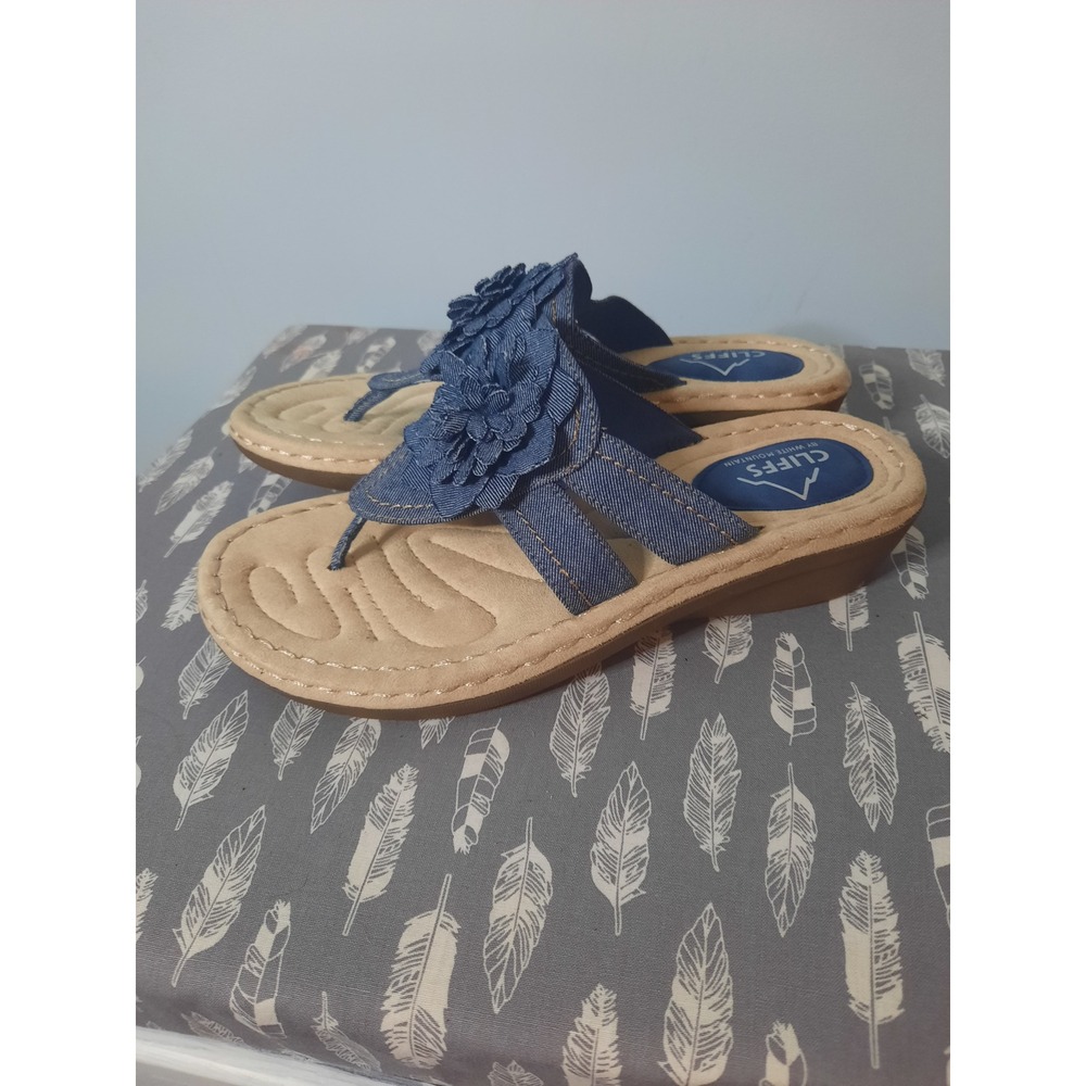 Cliffs by White Mountain Cassia Blue Denim Floral Thong Sandals Womens 7.5 M